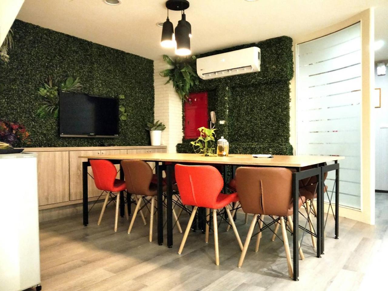 Ching She Hotel Тайнань Экстерьер фото
