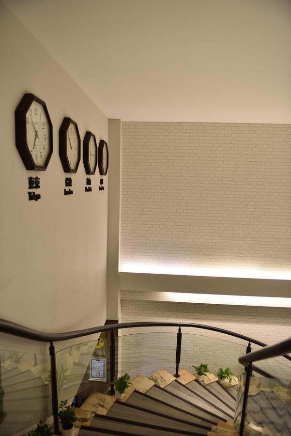 Ching She Hotel Тайнань Экстерьер фото