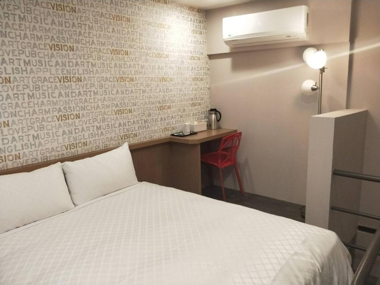 Ching She Hotel Тайнань Экстерьер фото
