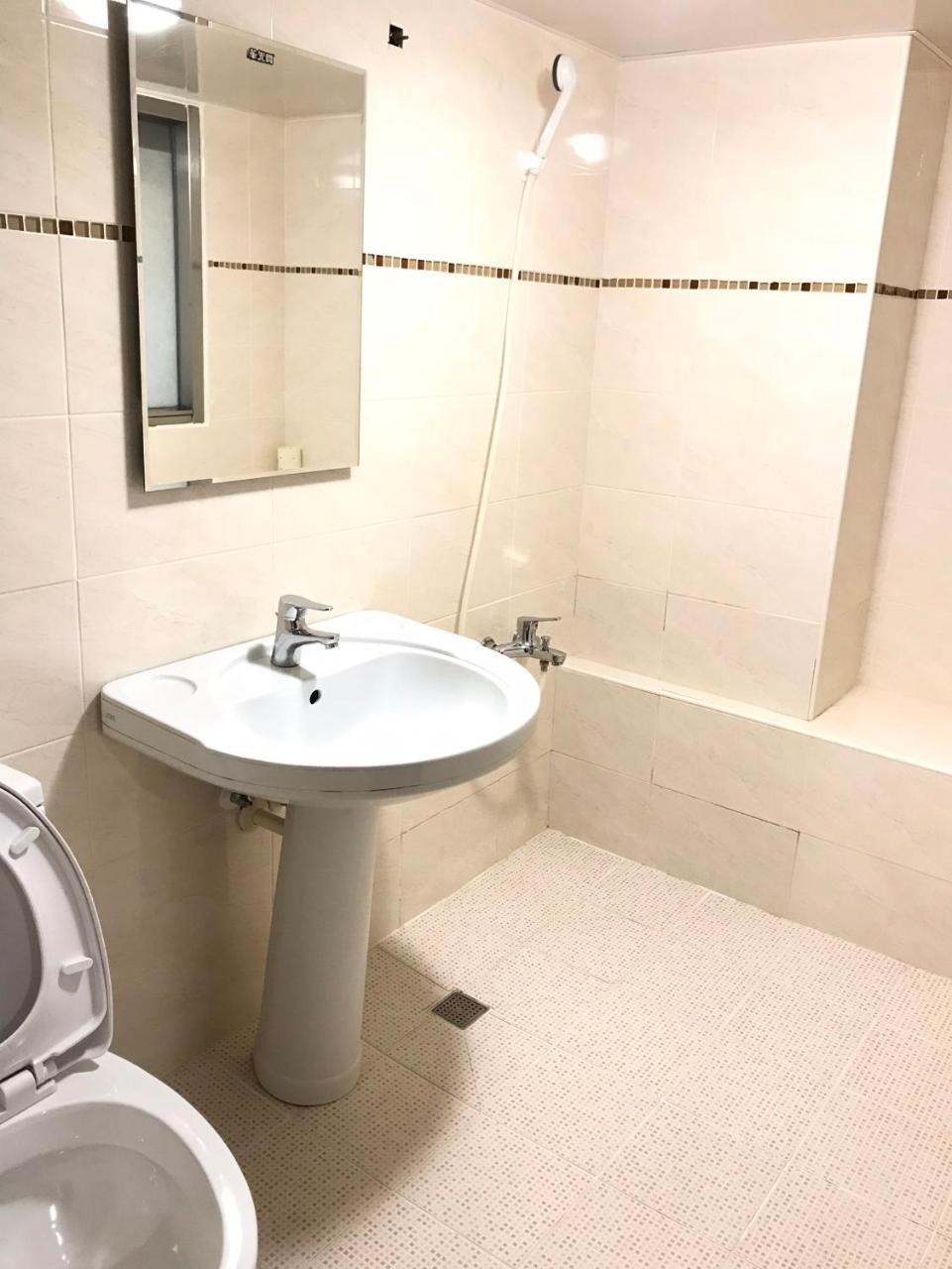 Ching She Hotel Тайнань Экстерьер фото